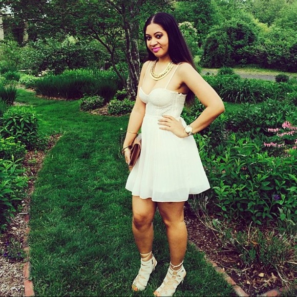 Dresses & Skirts - Nude Baby Doll Dress